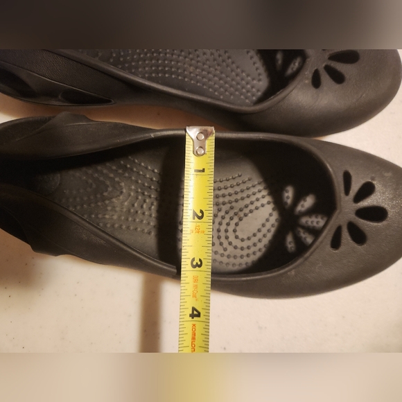CROCS Flats - Picture 9 of 11